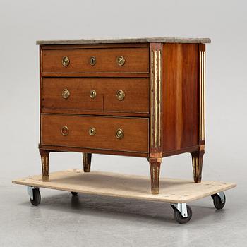 Byrå, Sengustaviansk, omkring år 1800.