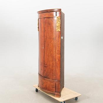 Corner cabinet, first half of the 19th century.