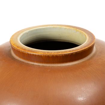 Berndt Friberg, A stoneware floor vase, Gustavsberg Studio, 1962.