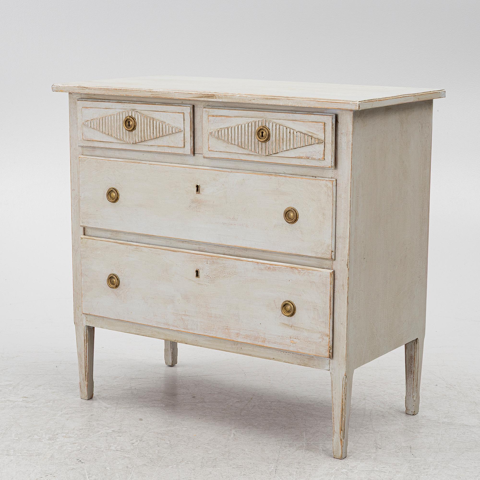 Chest of drawers, early 20th century.