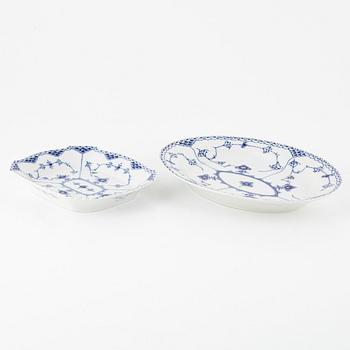 Dinner service, 34 pieces, porcelain, "Musselmalet Halvblonde", Royal Copenhagen, Denmark.