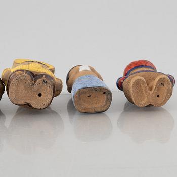 Lisa Larson, figuriner, 7 st, stengods, ur serien "All världens barn", Gustavsberg.