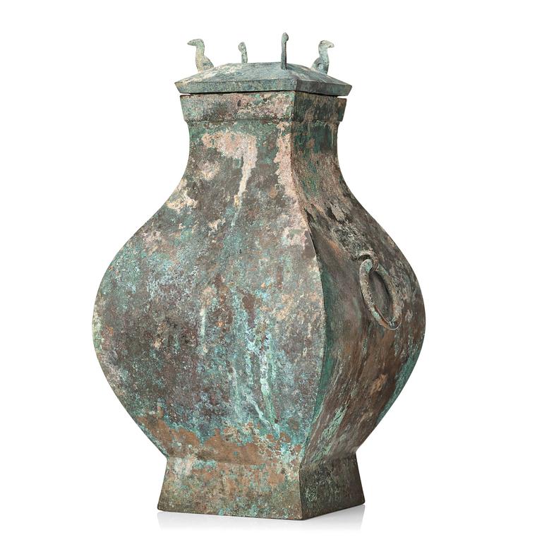 A Han style copper alloy vase with cover, 20th Century.