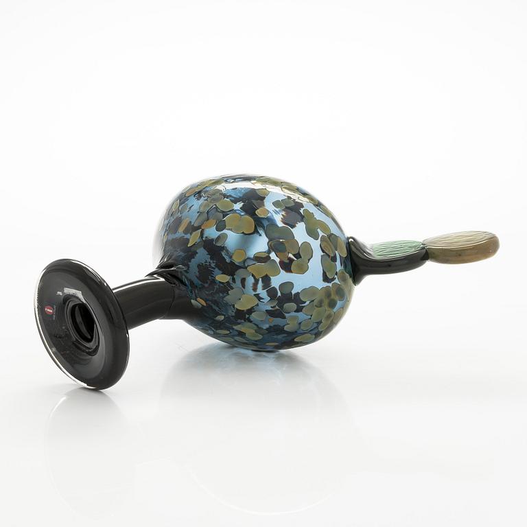 Oiva Toikka, a 'Kiikkuri' glass bird, signed Oiva Toikka Nuutajärvi 1995.