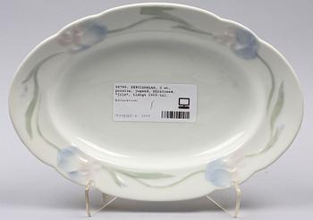 SERVISDELAR, 4 st, porslin, jugend, Rörstrand, bla "Iris", tidigt 1900-tal.