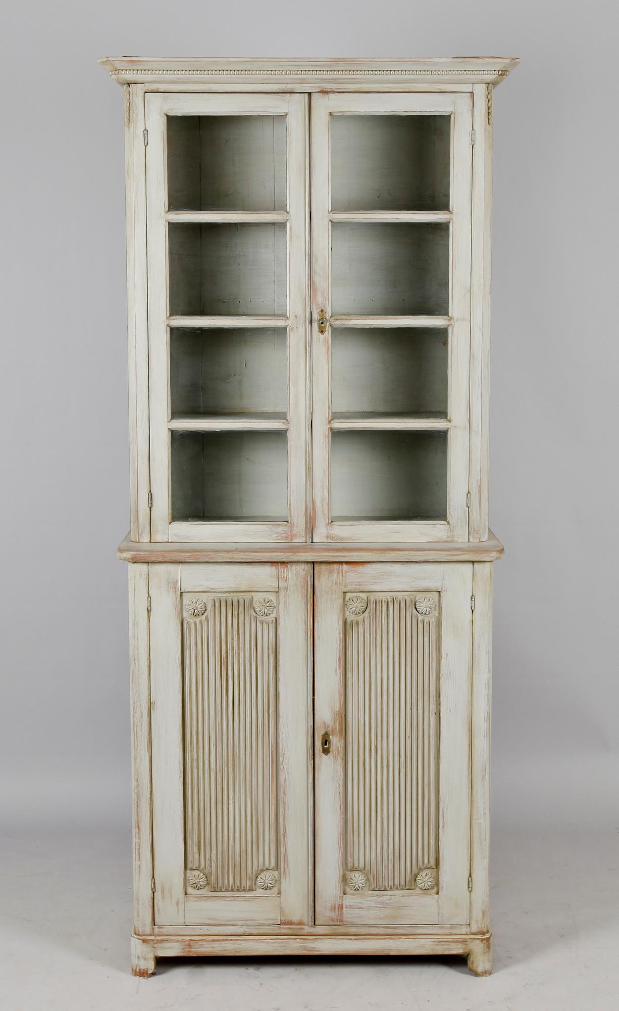 VITRINSKÅP, gustaviansk stil, 1800-/1900-tal.