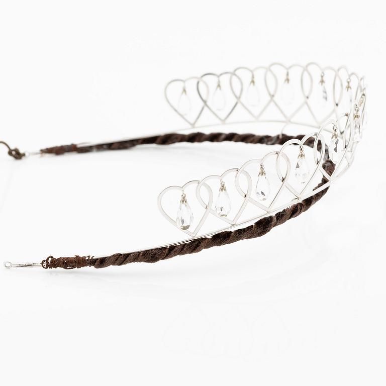 CF Carlman tiara 18K vitguld med droppslipad bergkristall, Stockholm 1968.