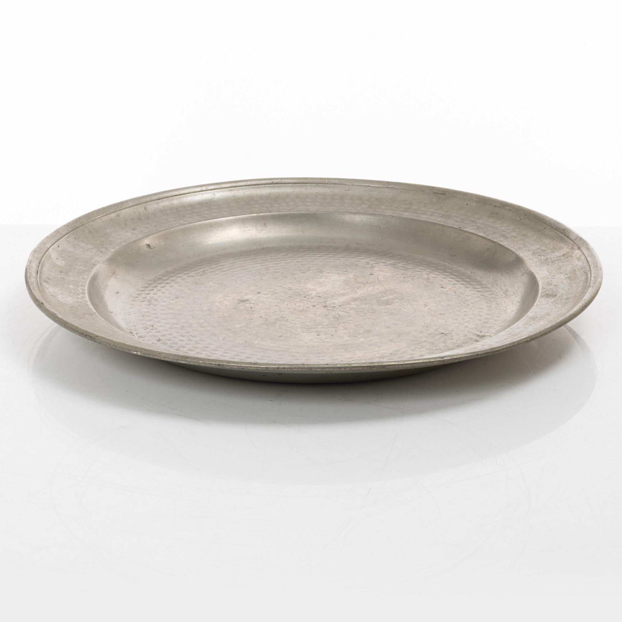 Eric Pettersson Krietz (master in Stockholm 1753-1795), a pewter charger, Stockholm.