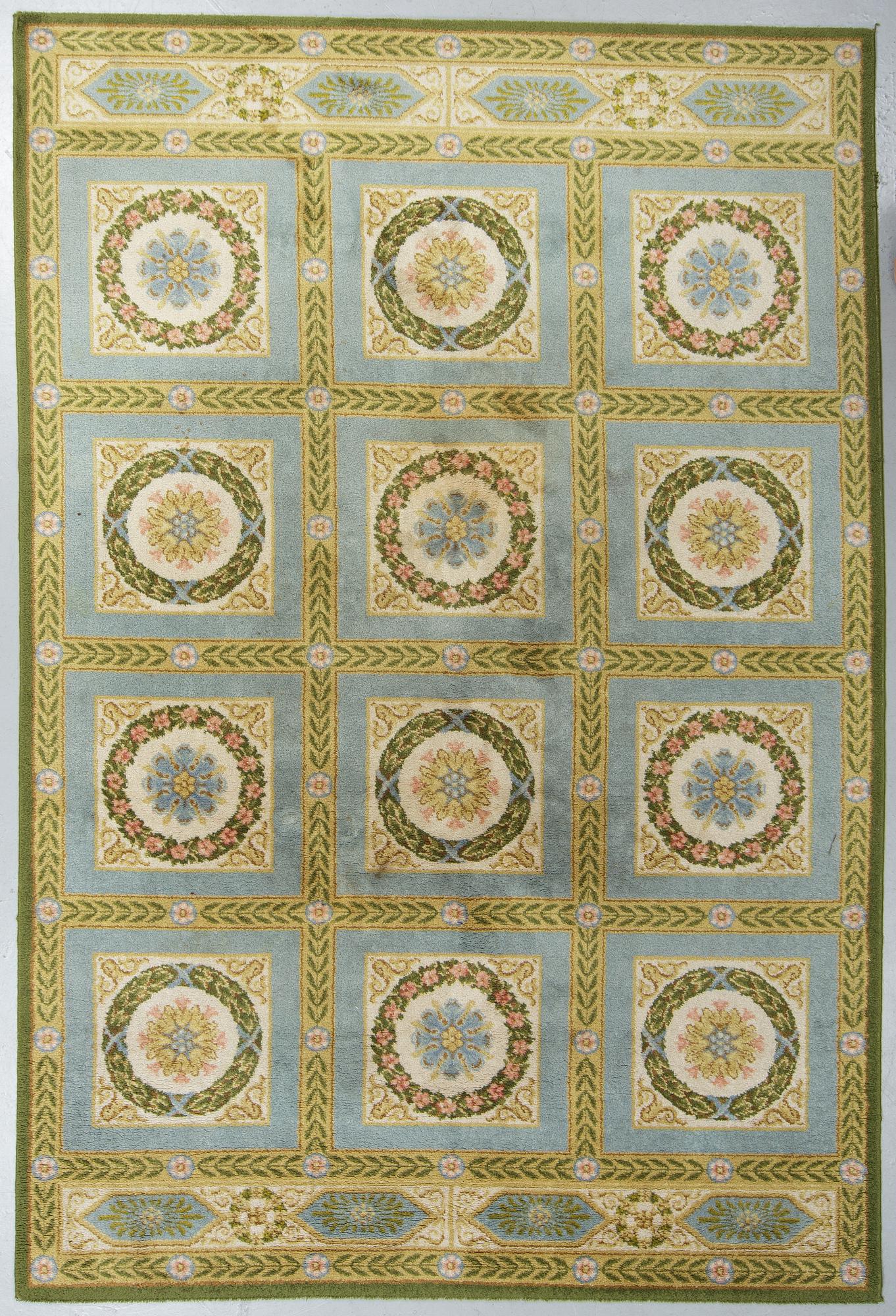 Matta, maskinvävd, Europa, ca 304 x 198 cm.