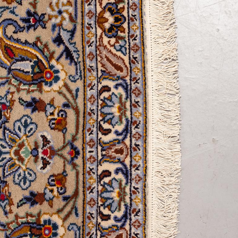 A carpet, Keshan, ca 416 x 310 cm.