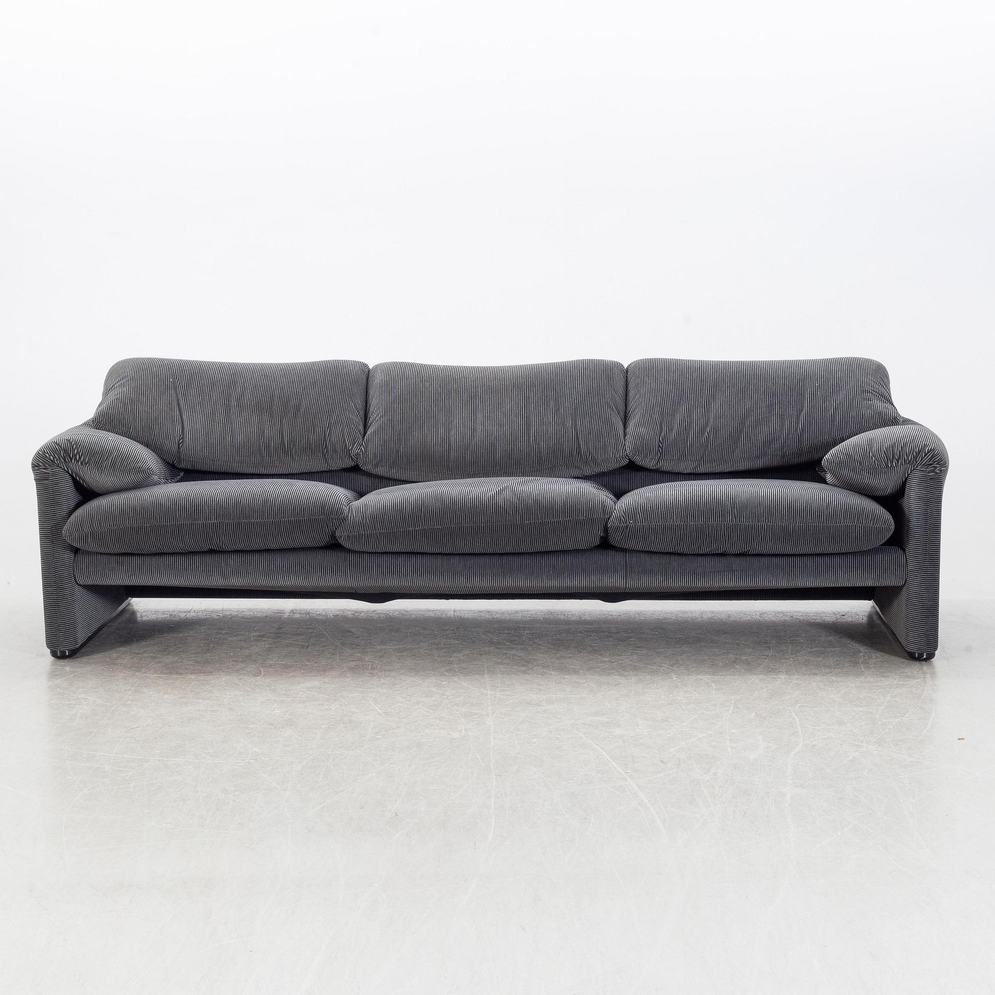 VICO MAGISTRETTI, a Maralugna sofa.