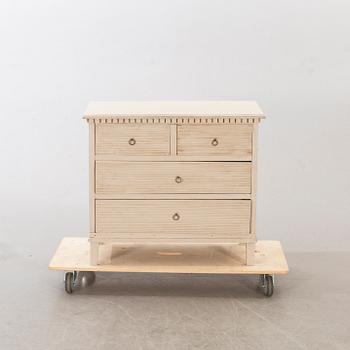BYRÅ, sengustaviansk stil, 1800-talets första hälft.
