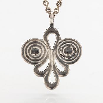 Kaulakoru, hopeaa, malli 50-1. Kalevala Koru, Helsinki 1943.