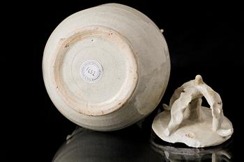VAS med LOCK, keramik. Yuan dynastin (1271-1368).