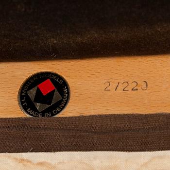 MATBORD samt STOLAR, 4 st, design Nils Ole Møller, JL Møller, Danmark 1900-talets mitt.