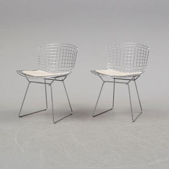 A pair of 'Side chair' chairs by Harry Bertoia for Knoll.