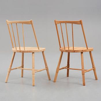 HANS J WEGNER, två Windsor-stolar, Fritz Hansen, Danmark, 1940-50-tal.