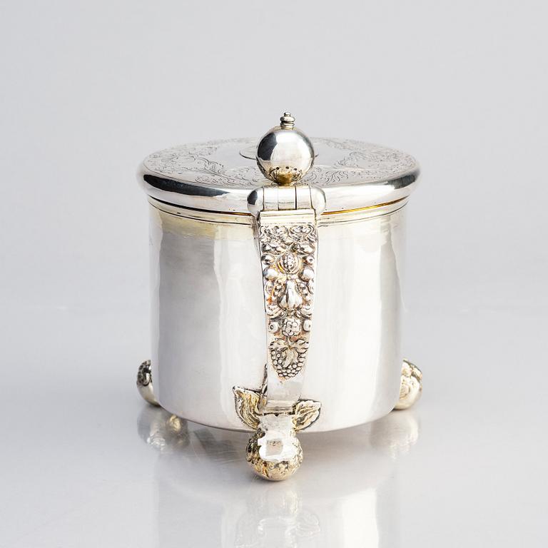A Swedish 17th century parcel-gilt tankard, mark of Johan Nützel, Stockholm 1708.