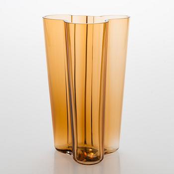 Alvar Aalto, maljakko, 201, 'Aavikko', merkitty Iittala.