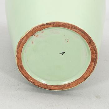 Anna-Lisa Thomson, golvvas Uppsala Ekeby lergods.