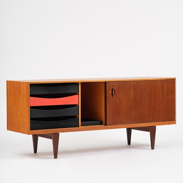 Erik Wørts, sideboard, Kjellerup Møbelfabrik, Danmark, 1960-tal.