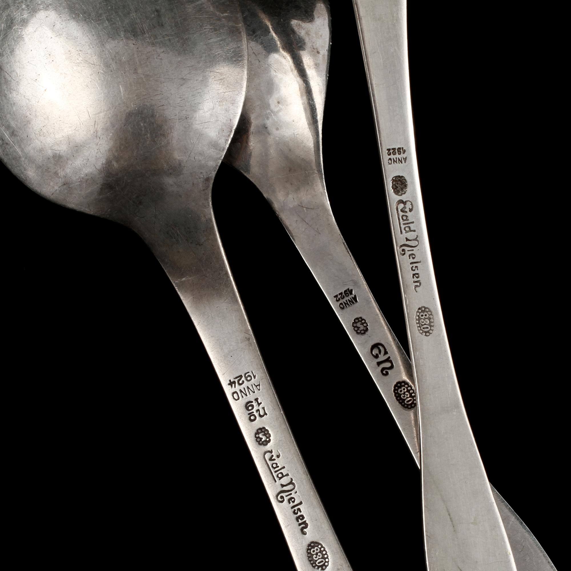 BESTICKSERVIS, 12 delar, silver, Evald Nielsen, Köpenhamn, 1920-tal. Vikt 404 g.