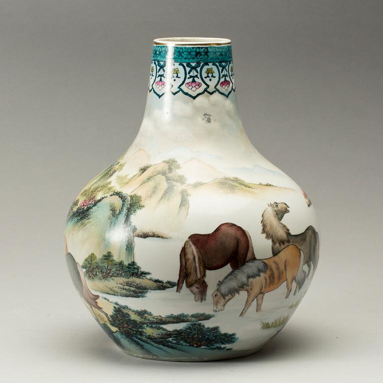 URNA, porslin, Kina, 1900-tal.