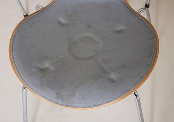 STOLAR, 6 st, "Sjuan", Arne Jacobsen för Fritz Hansen, etikettmärkta 1993.