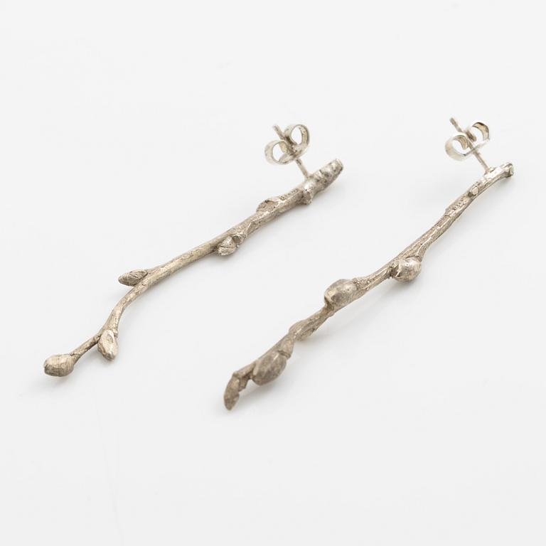 Sofia Björkman, collier, ring och örhängen i form av björkgrenar, silver. Ring med tanzaniter.