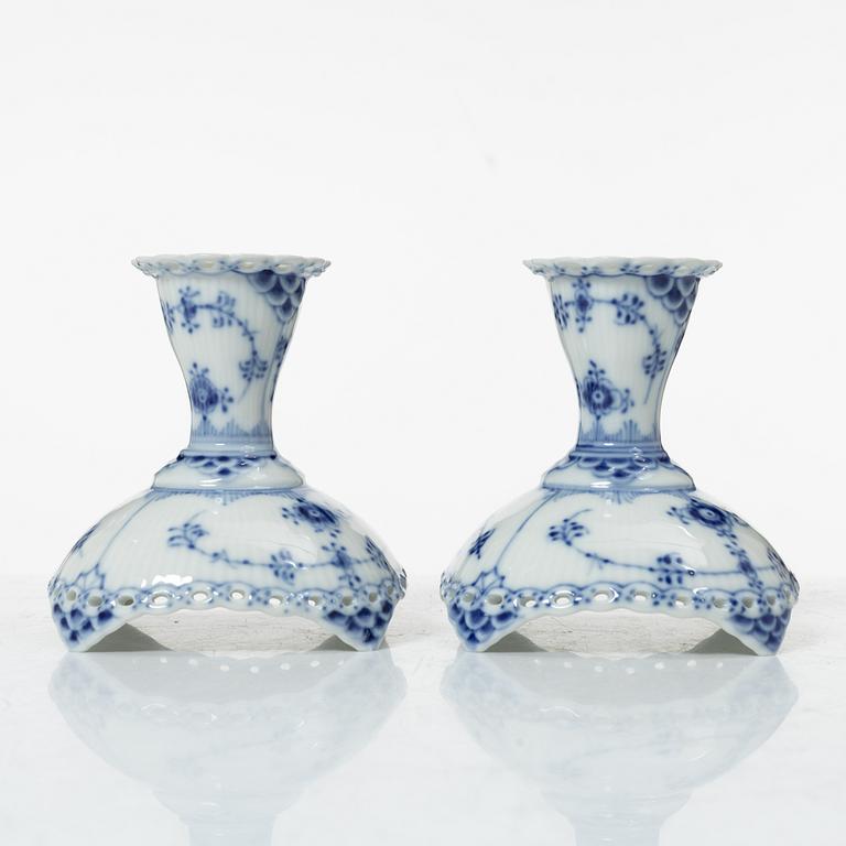 Royal Copenhagen, "Musselmalet", coffee service, 38 pieces, porcelain, full and half lace.