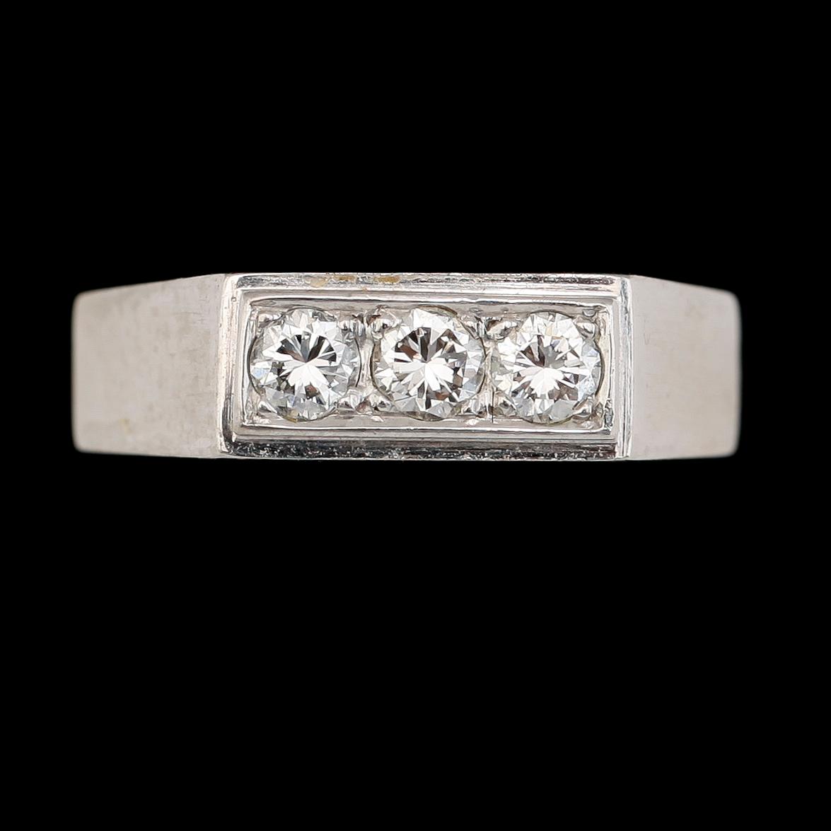 RING, 18K vitguld och briljantslipade diamanter, svenska stämplar, 1970. Total vikt ca 5 g.