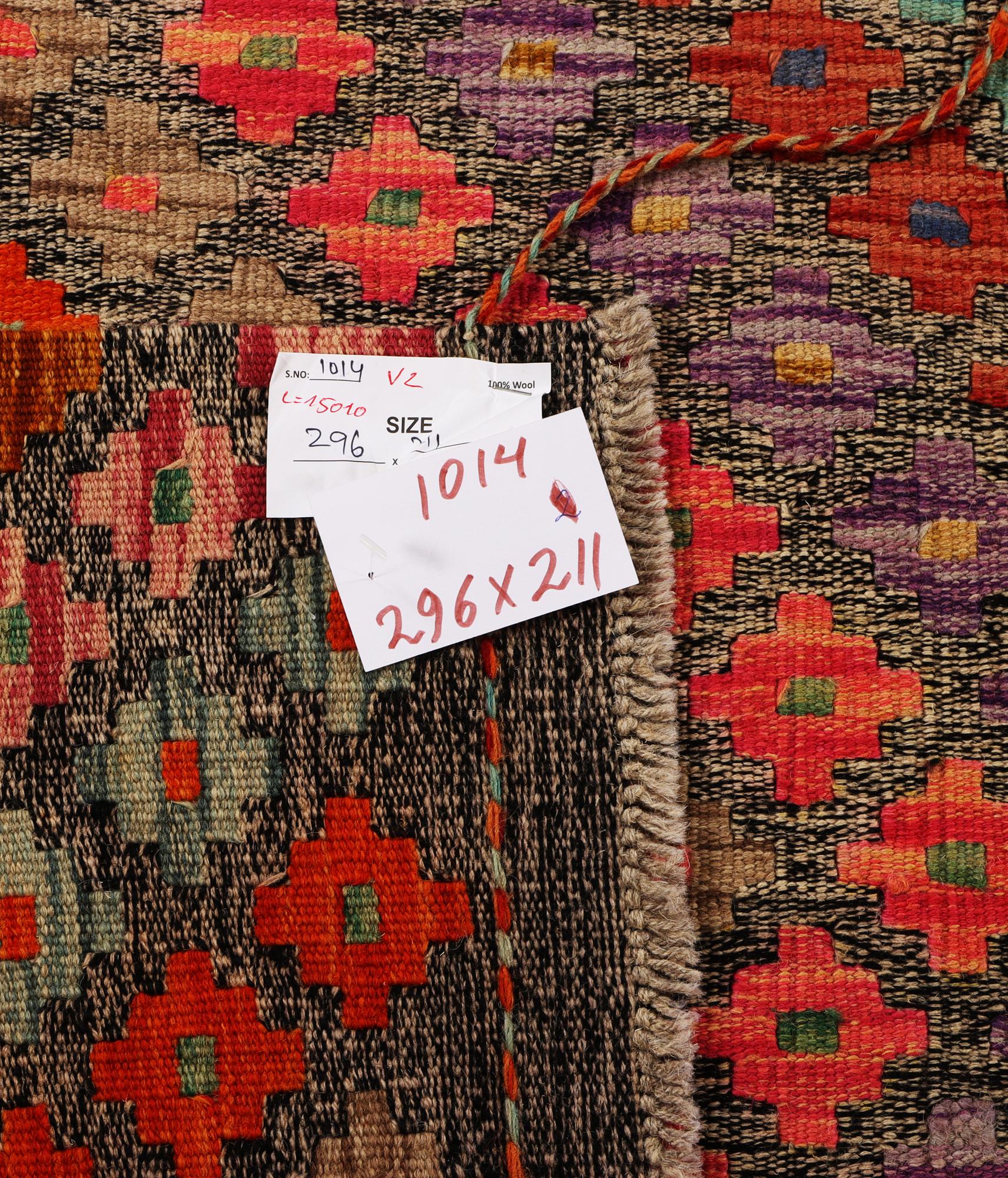 A Kilim carpet, c. 296 x 211 cm.