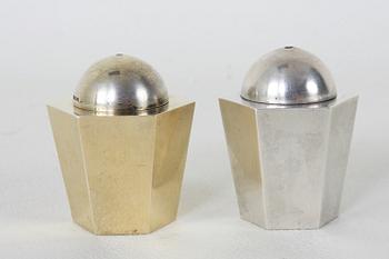 SALT och PEPPARSTRÖARE, silver samt förgyllt silver, Wiwen Nilsson, Lund, 1943-44.