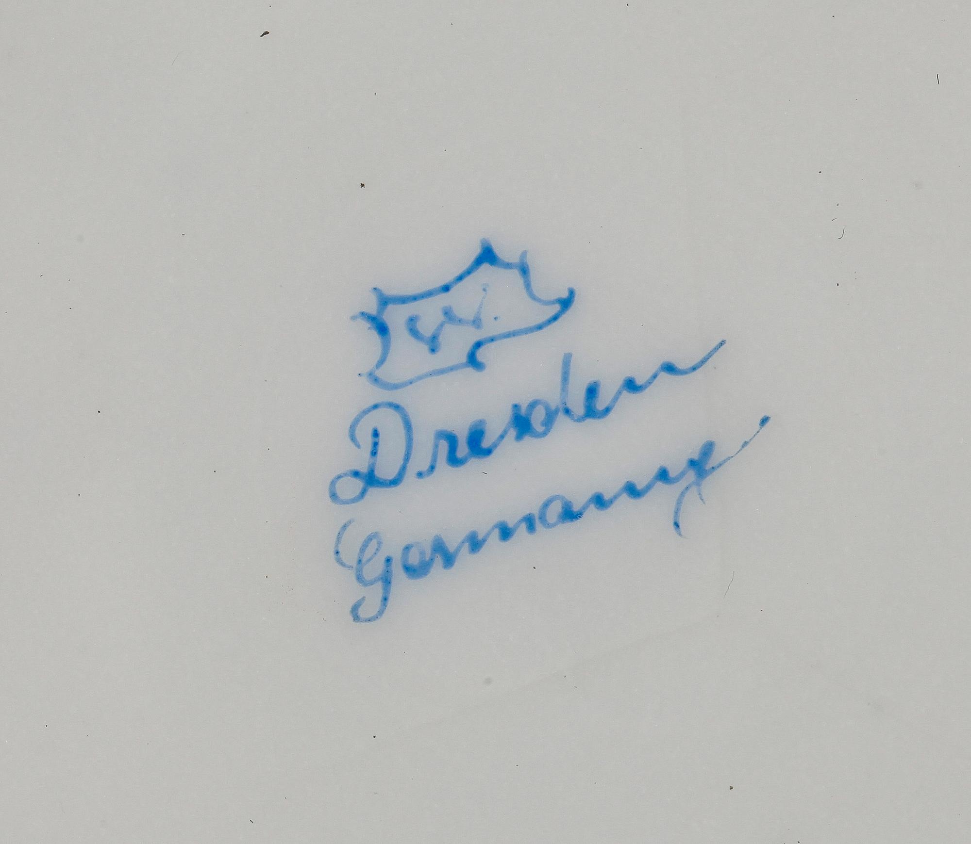 KOPPAR, ett par, porslin, empire, Dresden, Tyskland, 1800-talets mitt/senare hälft.