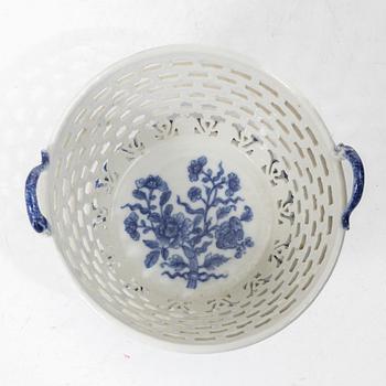 A blue and white chesnut basket, Qing dynasty, 18th century.