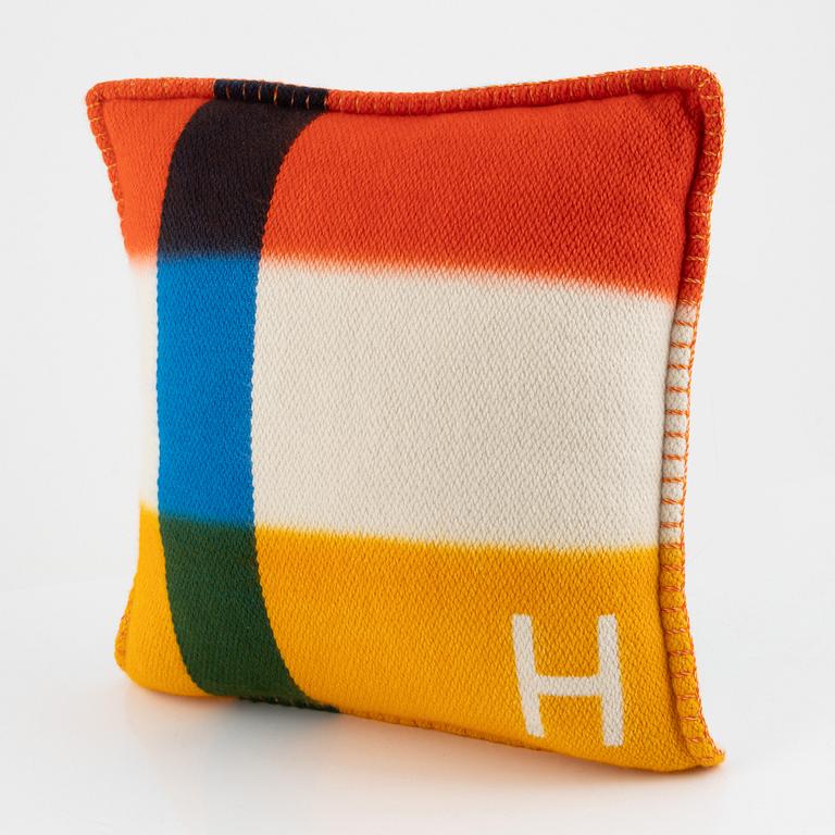 Hermès, kudde, "Coussin Tisse Main/Surteint H Dye".