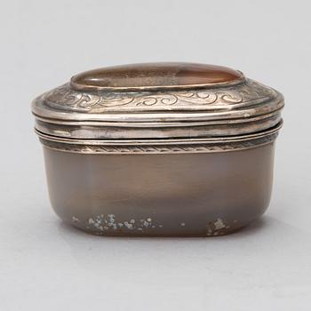 DOSA, silver och agat, troligtvis London ca 1830.