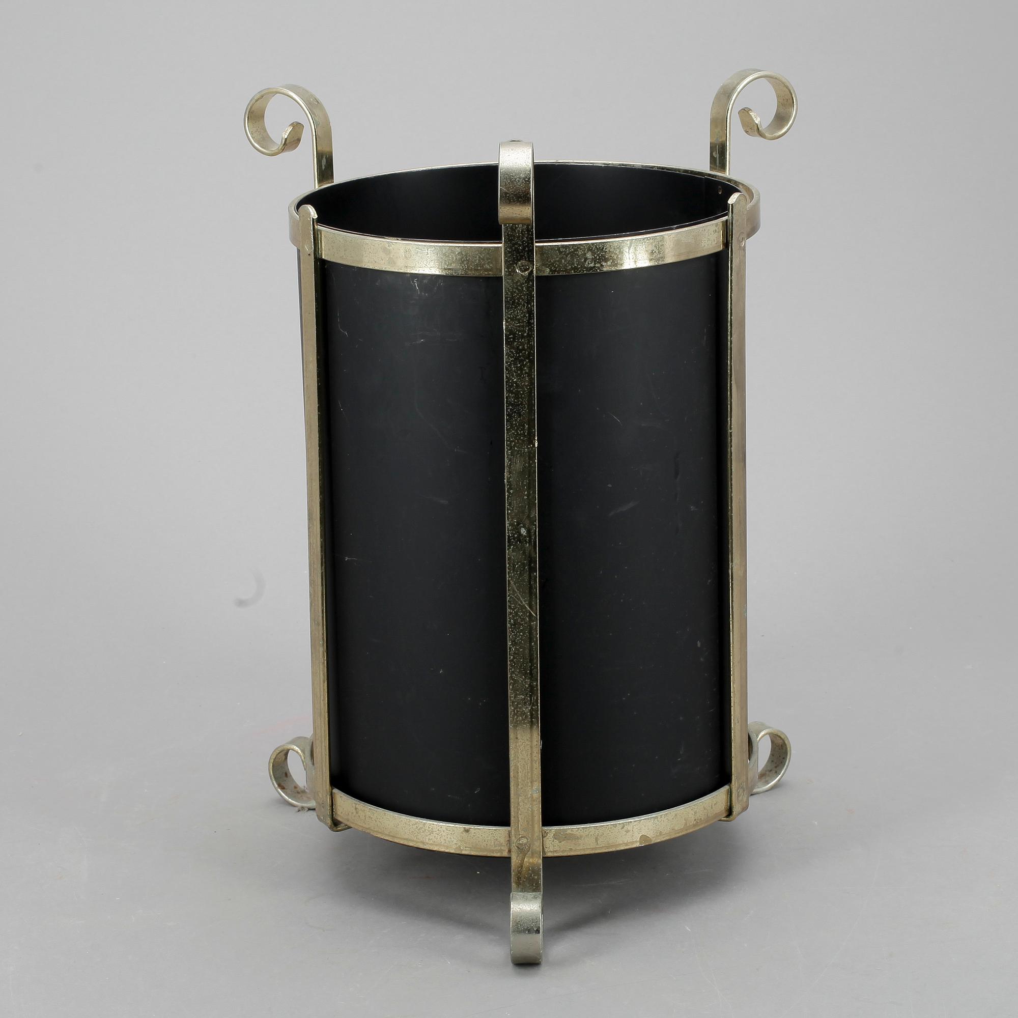 PARAPLYSTÄLL, 1900-talets första hälft.