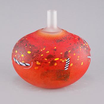VAS, glas, Bertil Vallien, Kosta Boda Atelier, signerad och numrerad.