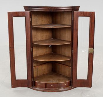 HÖRNSKÅP, 1800-tal.