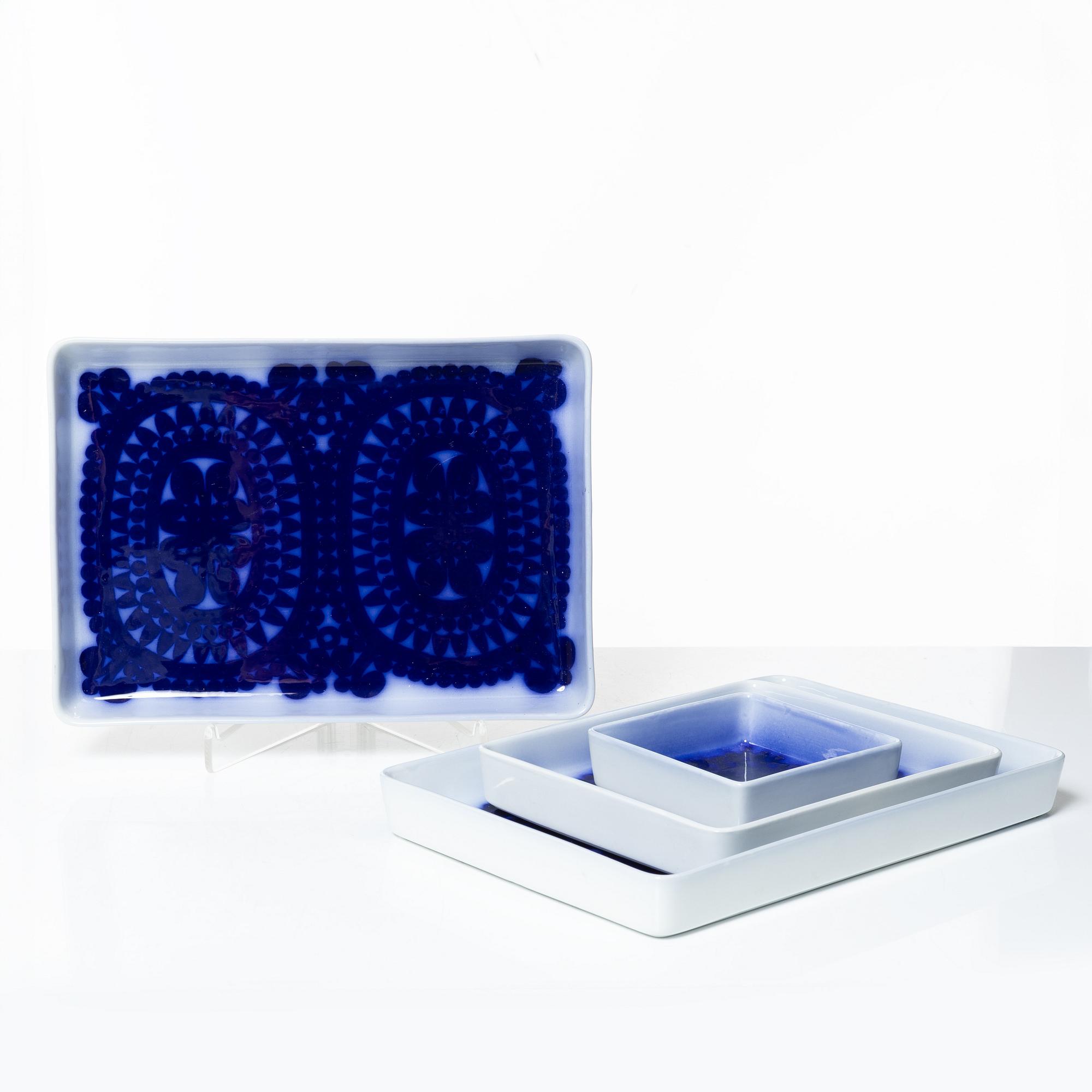 Stig Lindberg, a 39-piece 'Blå husar' creamware dinner service, Gustavsberg.