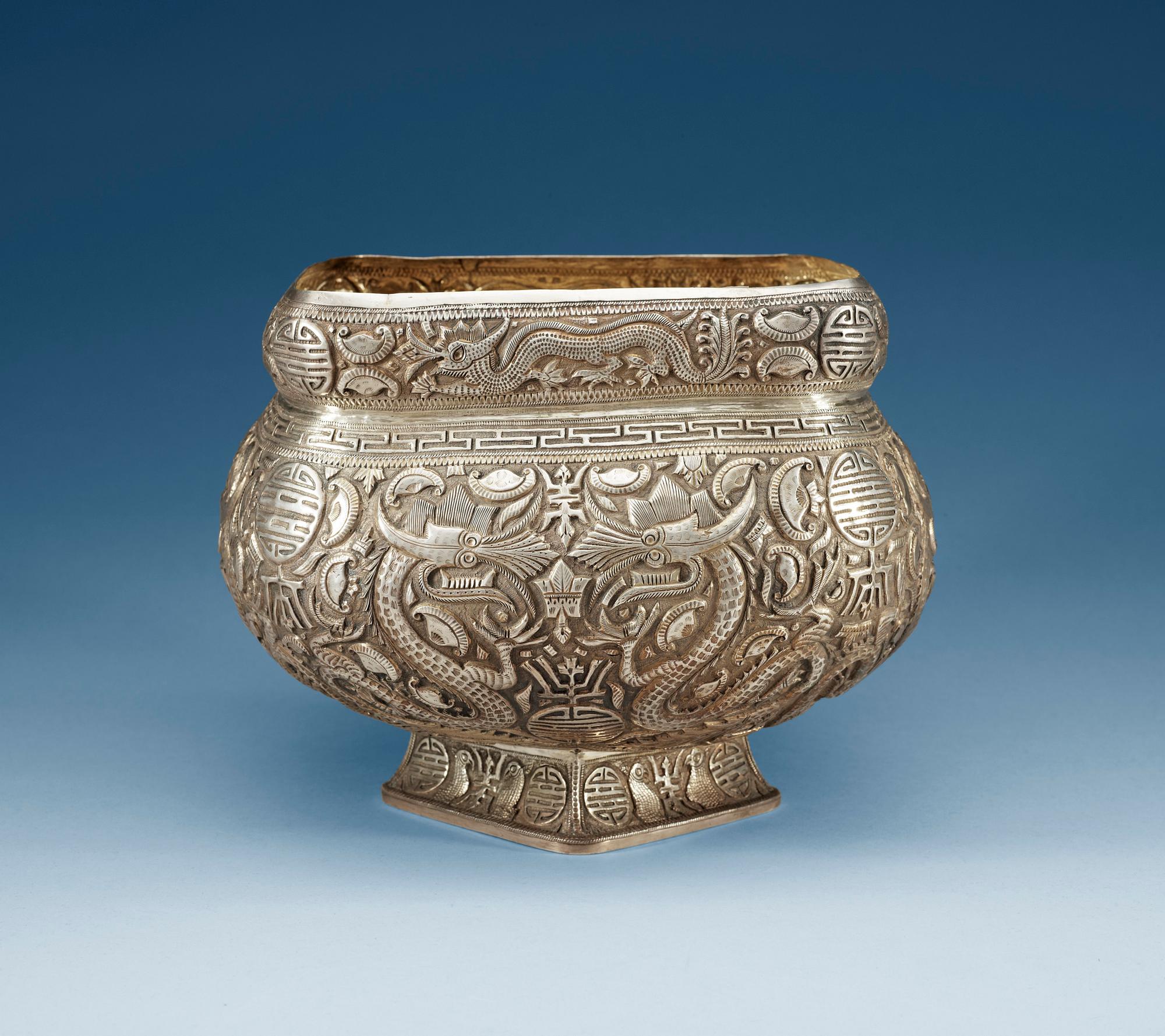 SKÅL, silver. Sen Qing dynasti. Vikt 1394 g.