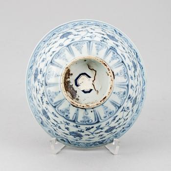SKÅL, porslin. Kina, Ming-stil.