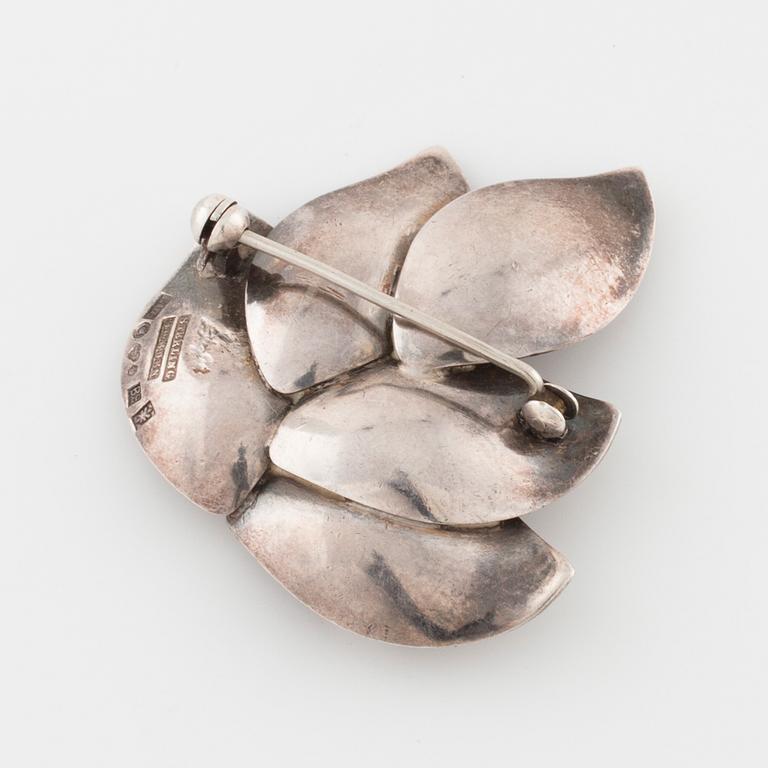 ATELJÉ STIGBERT, för Heribert Engelber, Stockholm, 1952, en brosch.