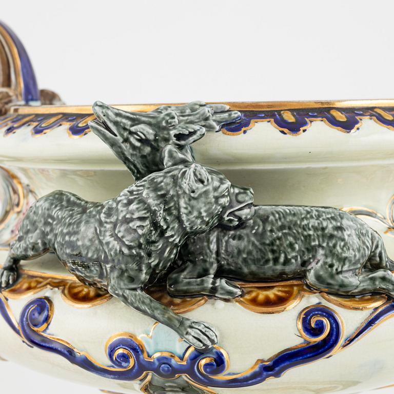 A majolica urn, Rörstrand, around the year 1900.
