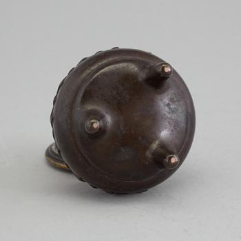 A late Qing dynasty bronze censor, avout 1900.