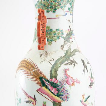 A large famille rose phoenix and birds vase, late Qing dynasty.