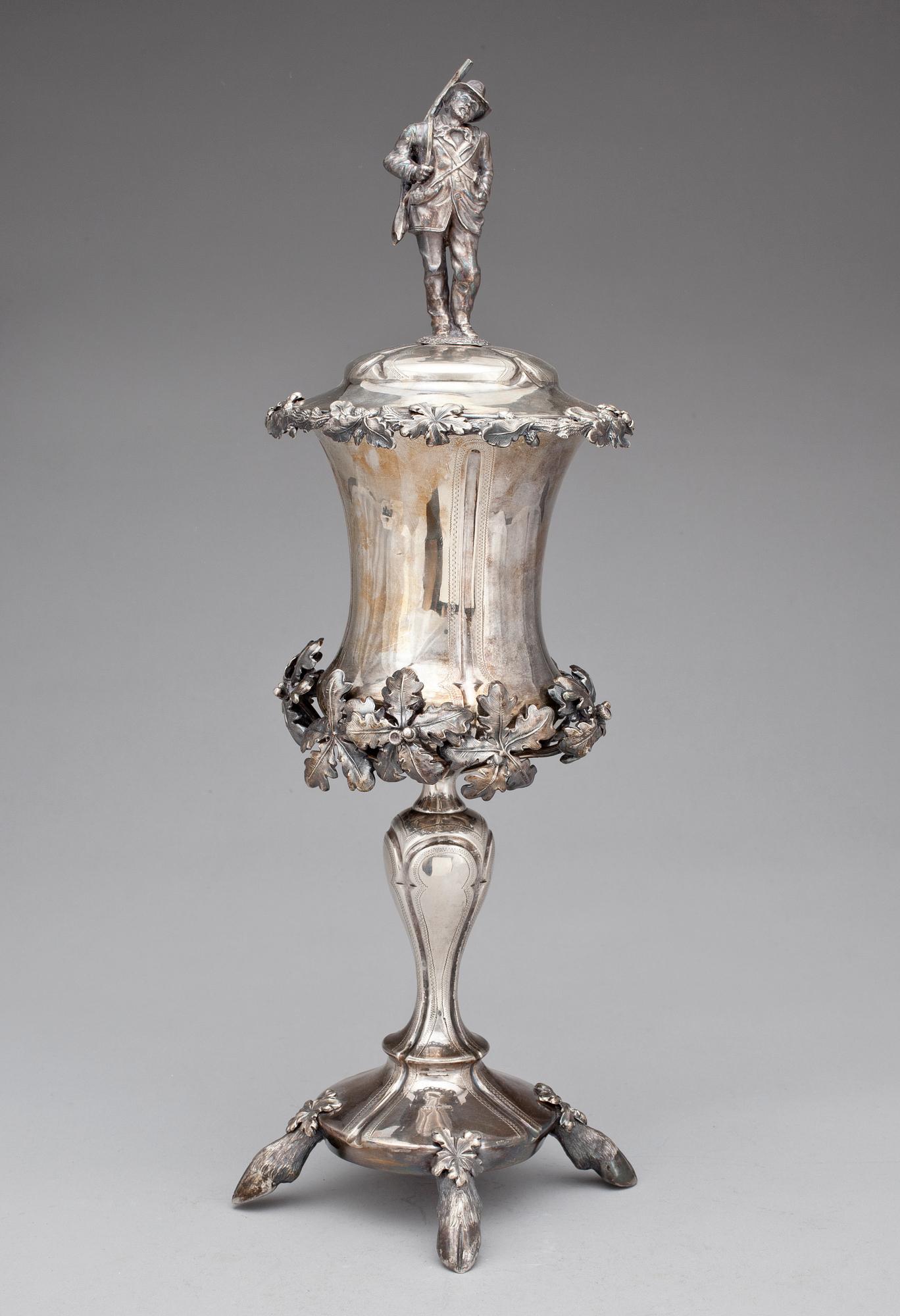 JAKTPOKAL, silver, otydlig stämpel möjl Kiev, Ryssland, sent 1800-tal. Vikt 713g.