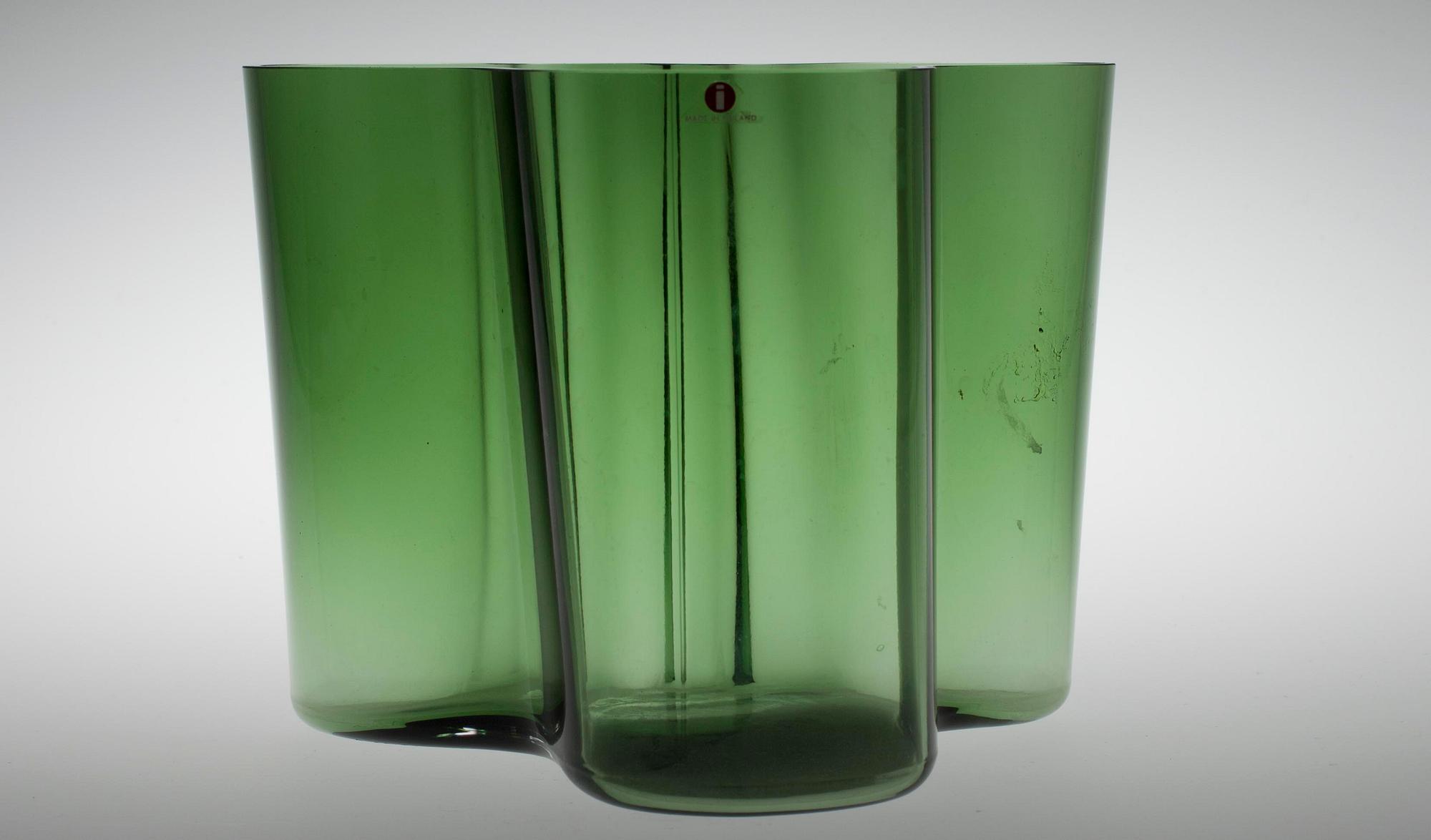 VAS, glas, sign. A Aalto 1936-1986 Iittala 2457/8000.