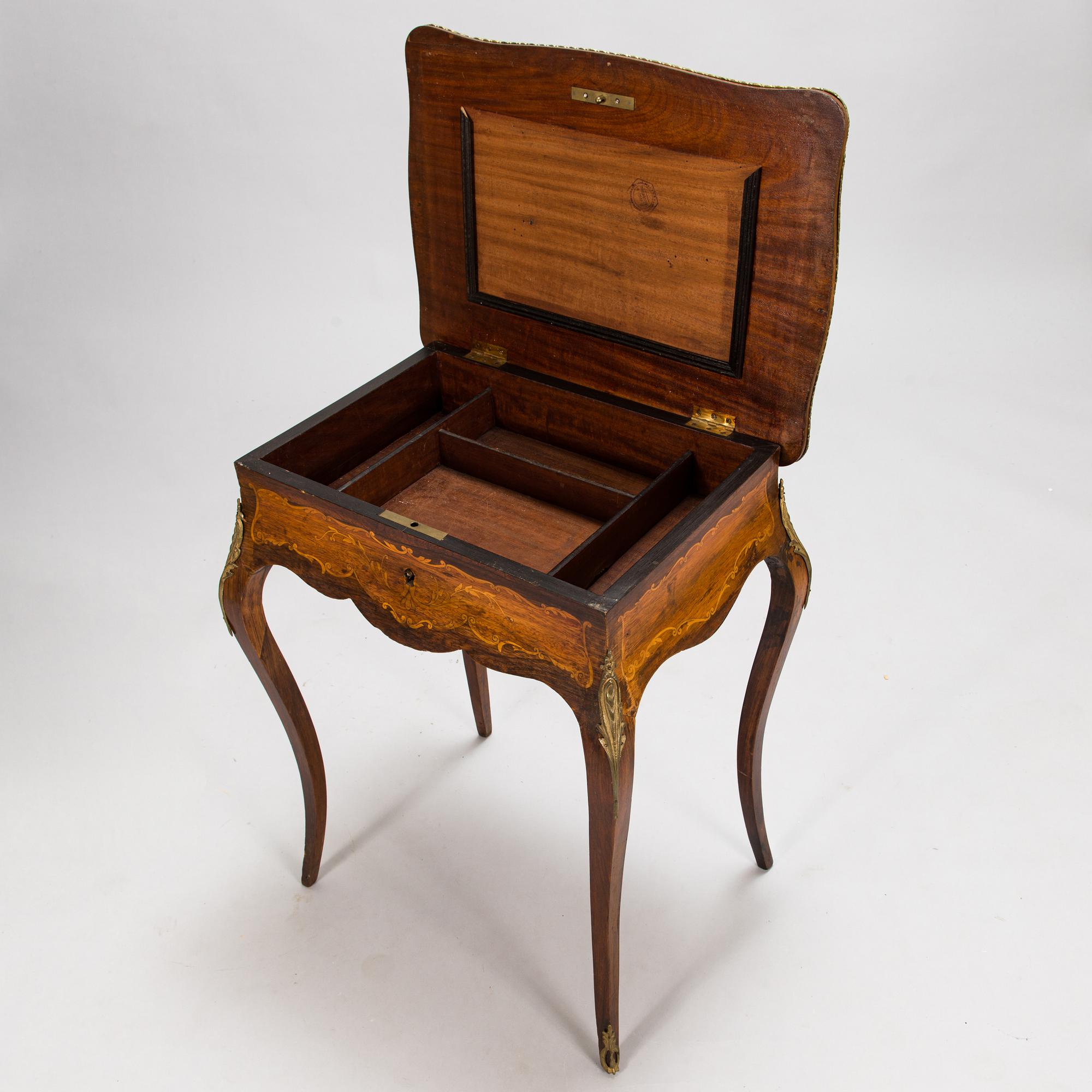 Sybord / sidobord, troligen Frankrike, 1800-talets andra hälft.